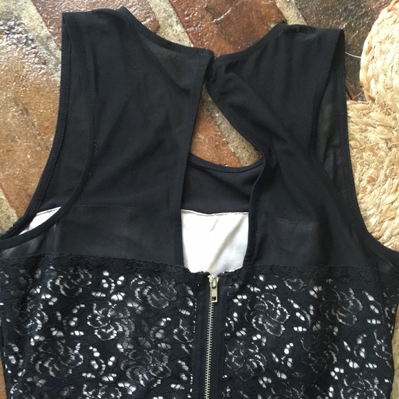 Dress - Picture 4 of 5